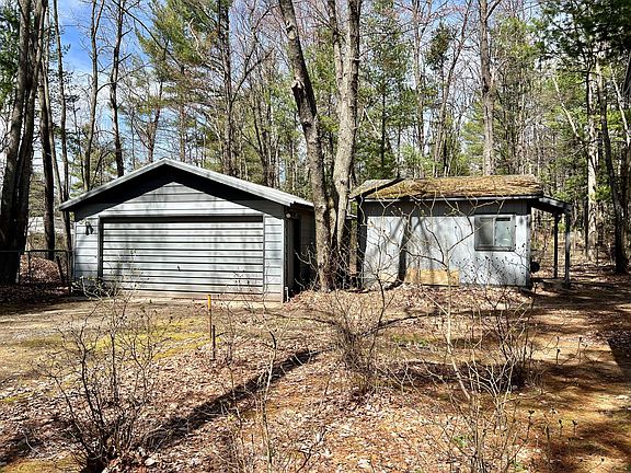 2nd image of 3440 Hillwood Dr