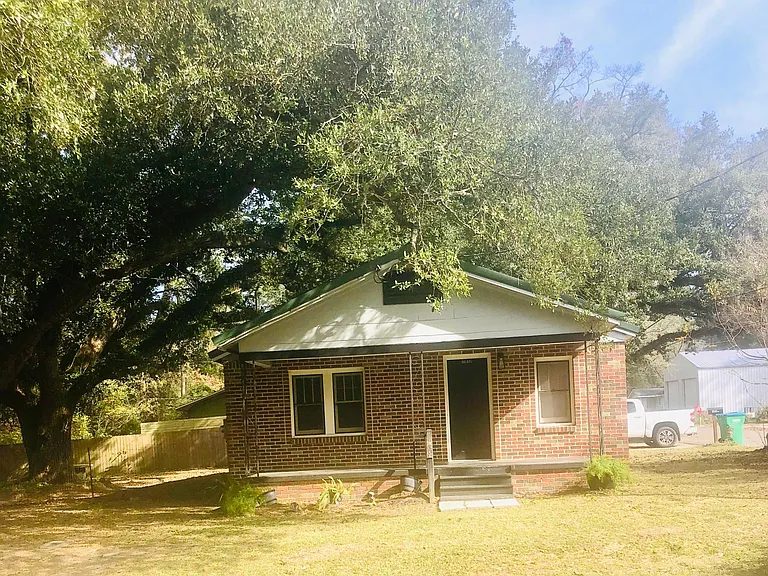 624 Cleveland Rd — Photo 1