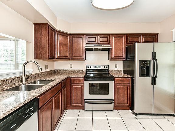 5th image of 12856 Mill Brook Ct