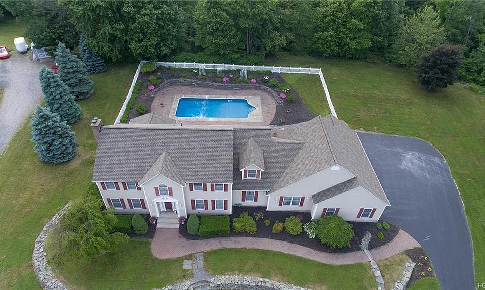 1st image of 22 Noelle Dr