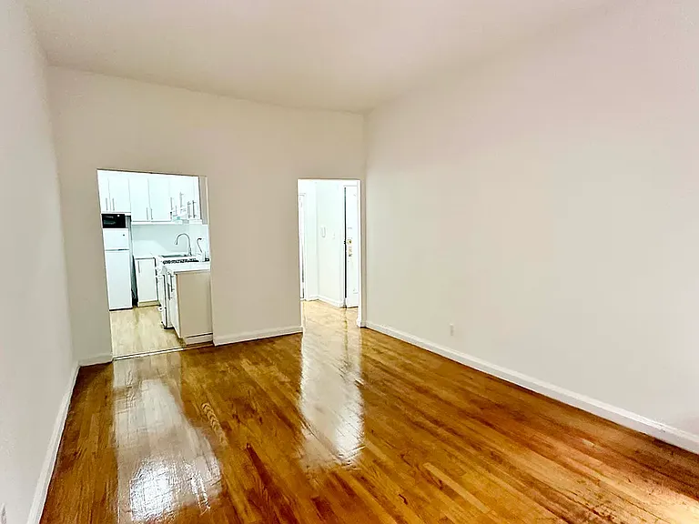 230 E 75th St #2B — Photo 2