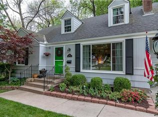 7346 Rosewood Dr, Prairie Village, KS 66208