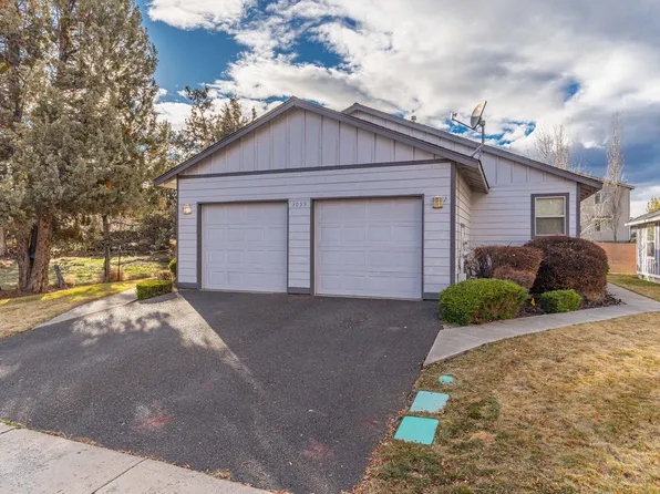 3059 NE Weddell St, Bend, OR 97701