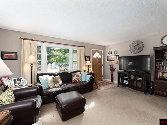 3rd image of 1108 Highland Ave