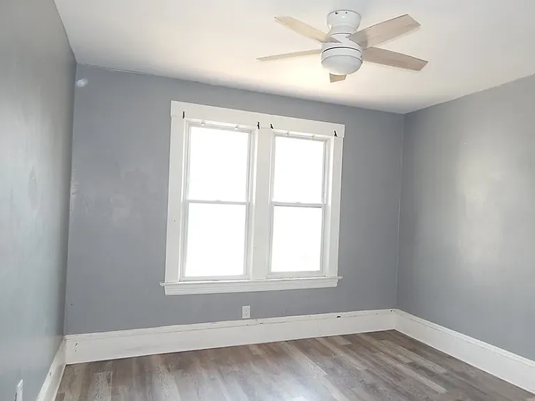 10805 Hull Ave — Photo 11