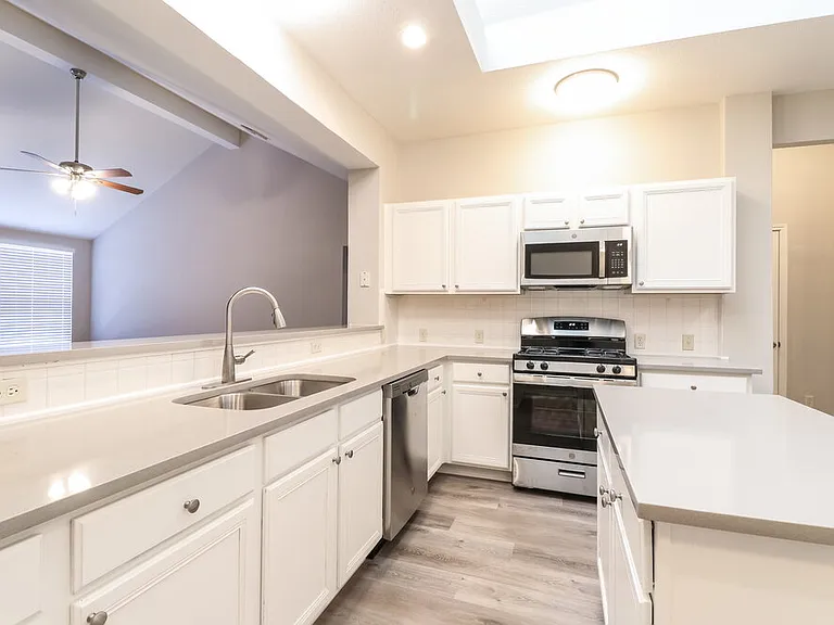 3723 Eagles Nest St — Photo 6