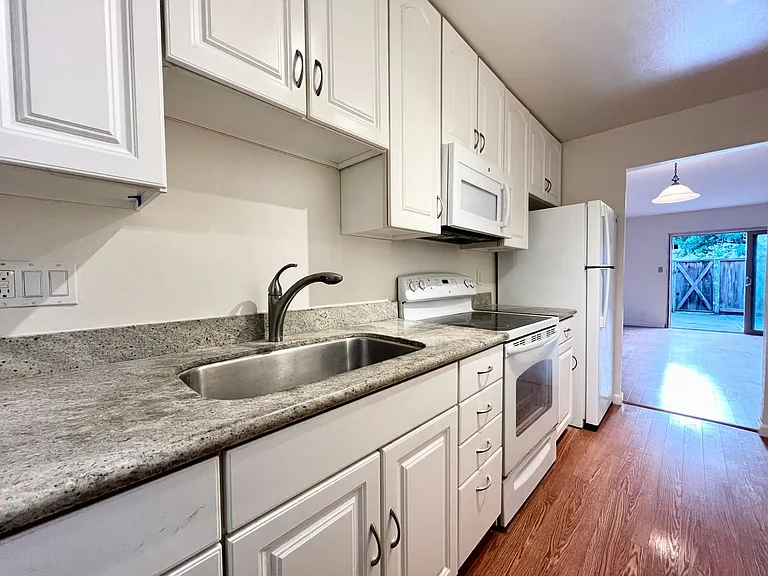 1177 Oddstad Blvd — Photo 5