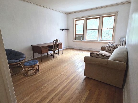 4th image of 5551 S Kimbark Ave APT 8