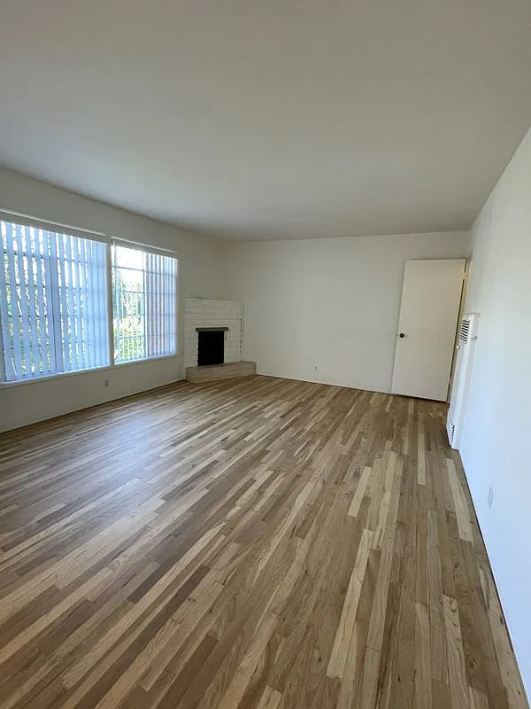 2 bed, 1.0 bath, 950 sqft, $2,675 — Photo 1