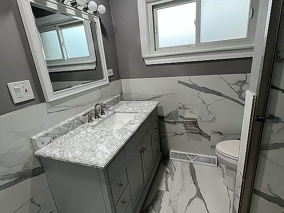 5th image of 9324 Noel Ave APT C