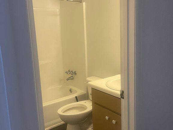 5th image of 939 Glynn Oaks Dr