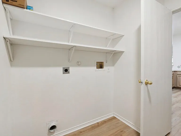 1611 Sunnycrest Cir — Photo 17
