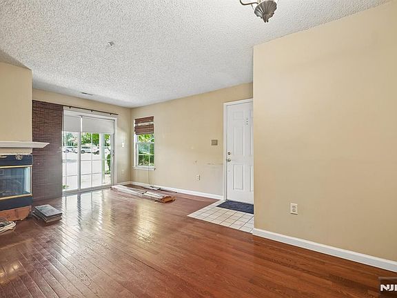 5th image of 1412 York St