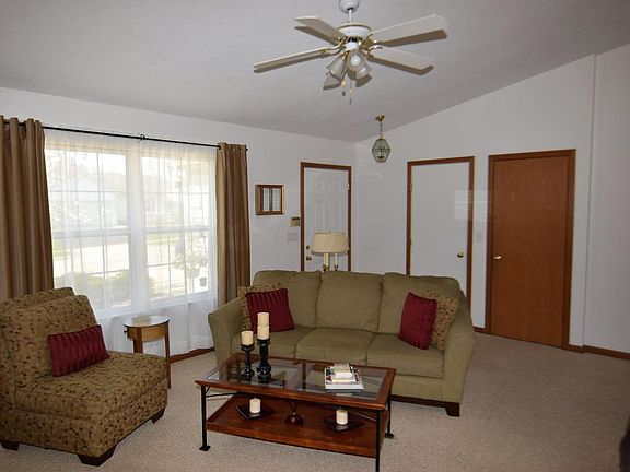 3rd image of 280 Springwood Ln