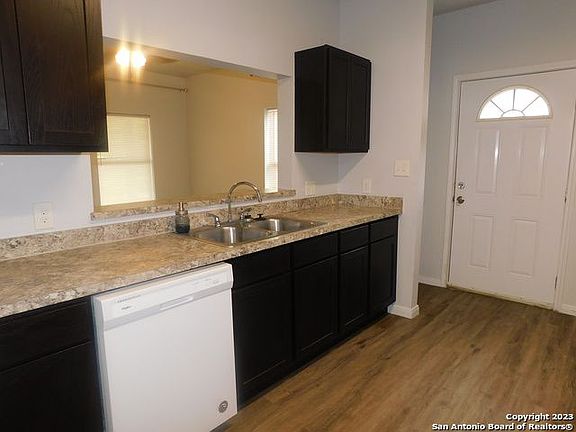 5th image of 503 E Mitchell St #102