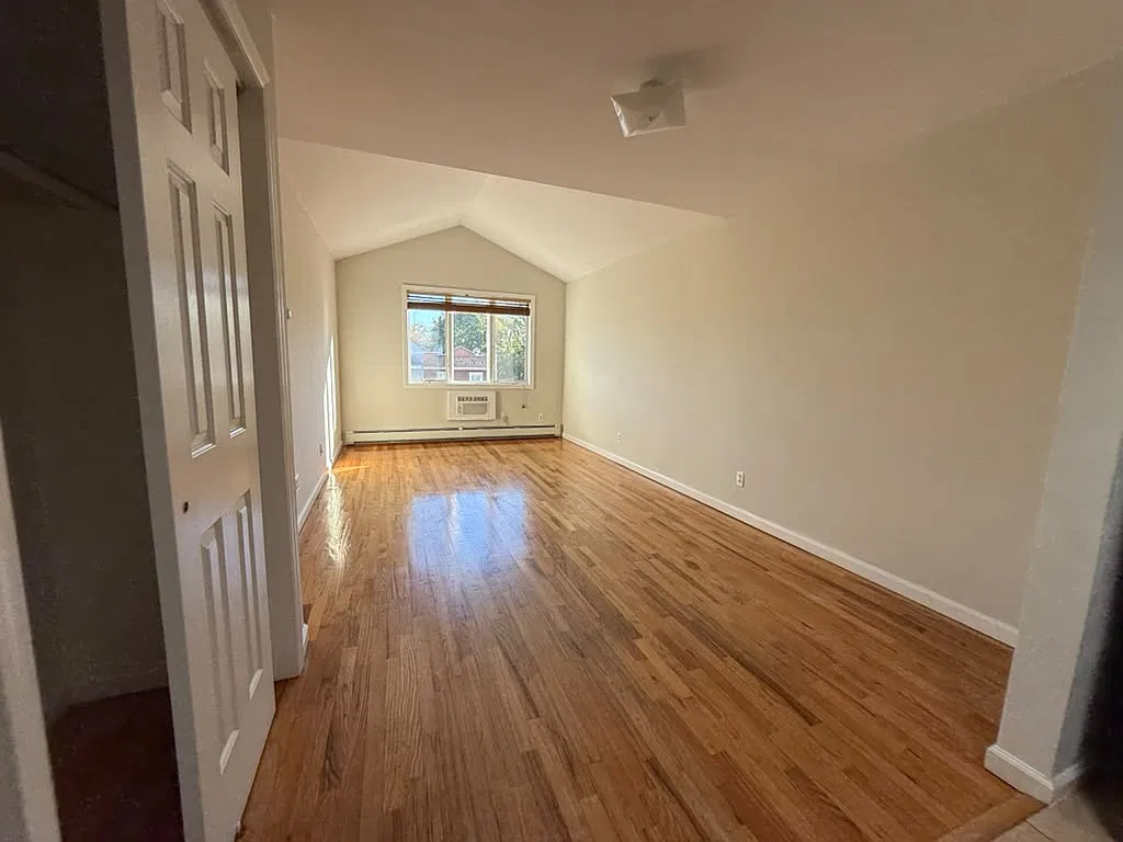 3 bed, $3,200 — Photo 4