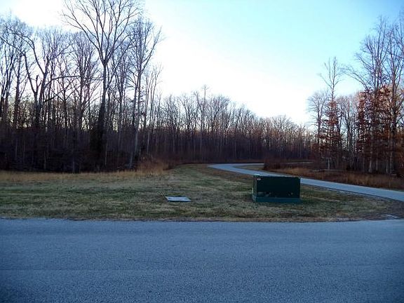 4th image of W Mountain Dr