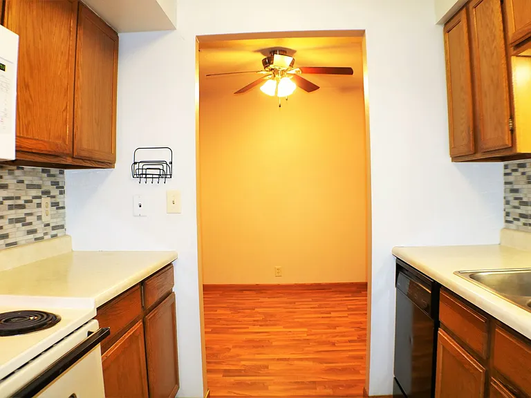 2050 Holiday Rd #B2 — Photo 8