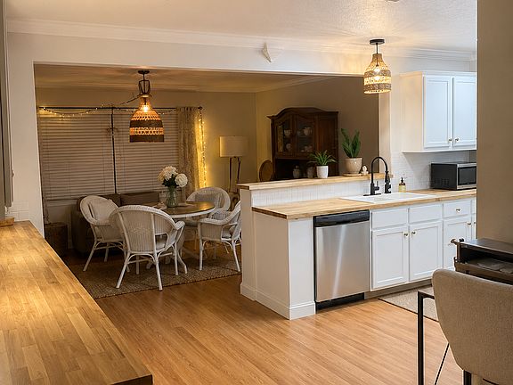 3rd image of 3813 San Luis Dr