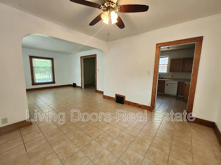 836 N 29th St — Photo 5