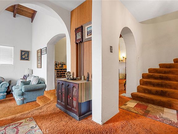 4th image of 2510 W 80th St