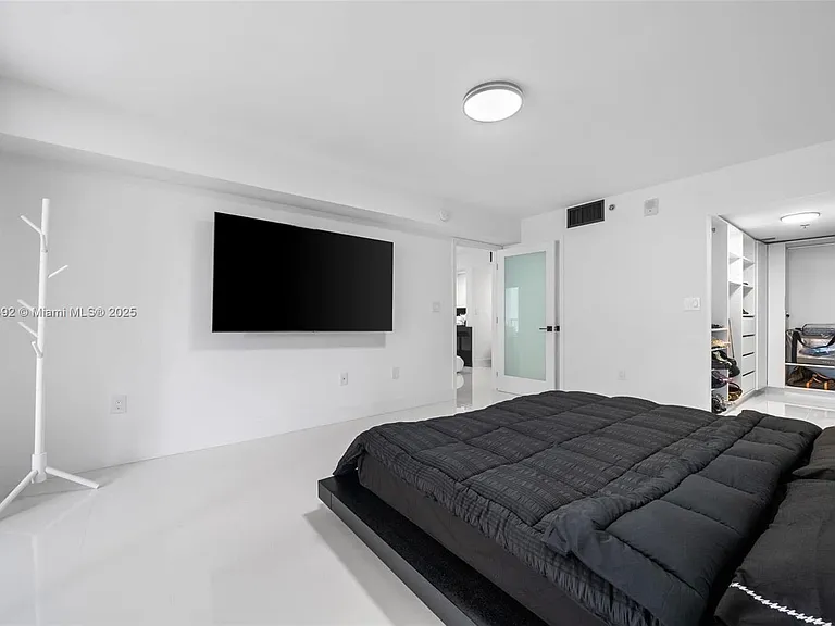 1200 Brickell Bay Dr #2812 — Photo 12