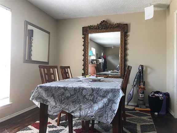 2nd image of 4017 Tacoma St