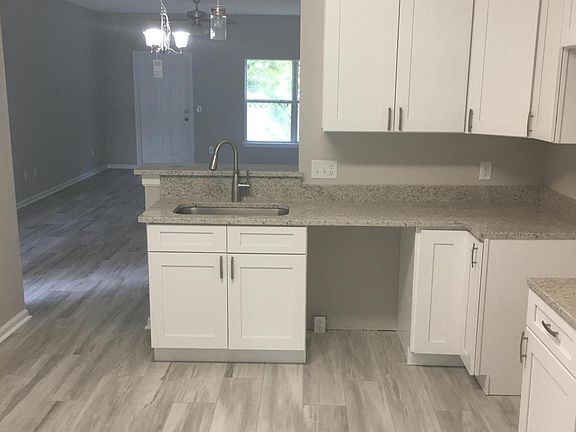 3rd image of 381 Southern Branch Ln