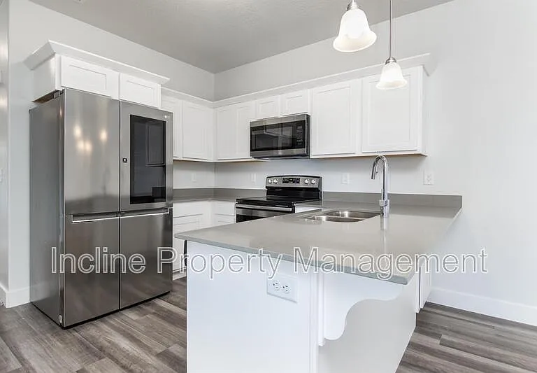 772 N 260 W — Photo 9