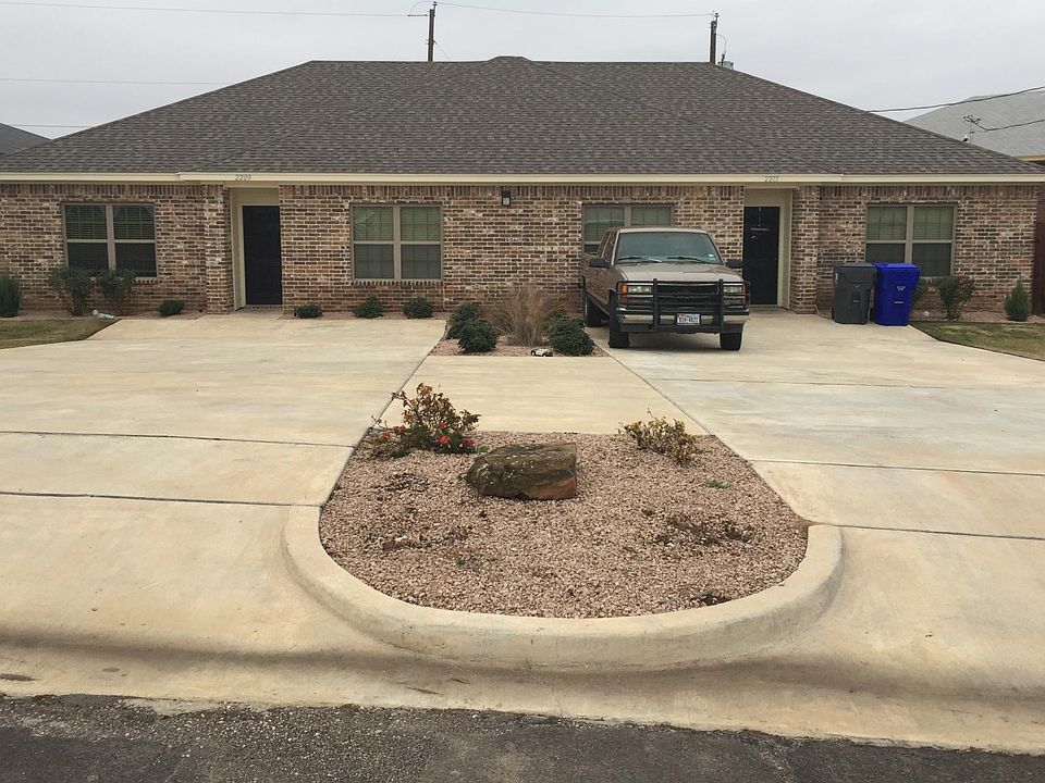 1st image of 2209 Breezy Dr