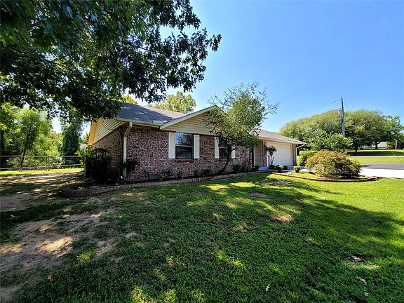 3rd image of 112 Meadowlark Rd