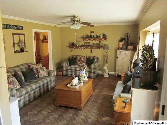 5th image of 1471 Bellinger St