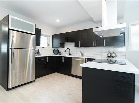 5th image of 302 Collegiate St #302