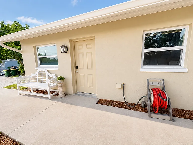 2370 Leon Ave #4 — Photo 8