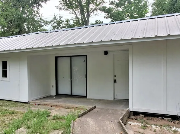 227 Lynn Dr, Bryan, TX 77801