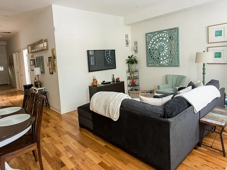 1717 N Orleans St #1 — Photo 2
