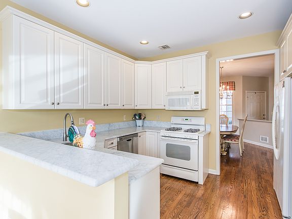 5th image of 34 Schweinberg Dr