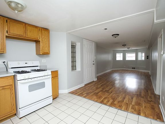 5th image of 1121 N Winchester Ave #6H