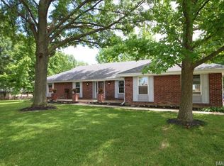 335 Lafayette Ct, Ballwin, MO 63011