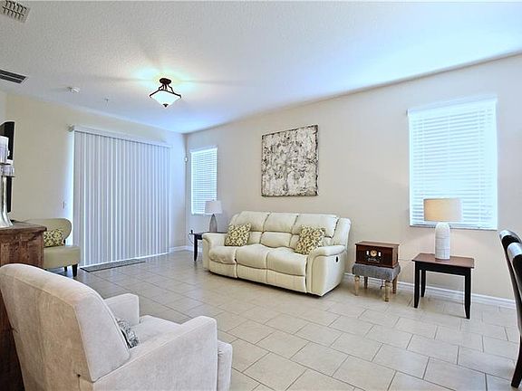 5th image of 615 Woodland Terrace Blvd