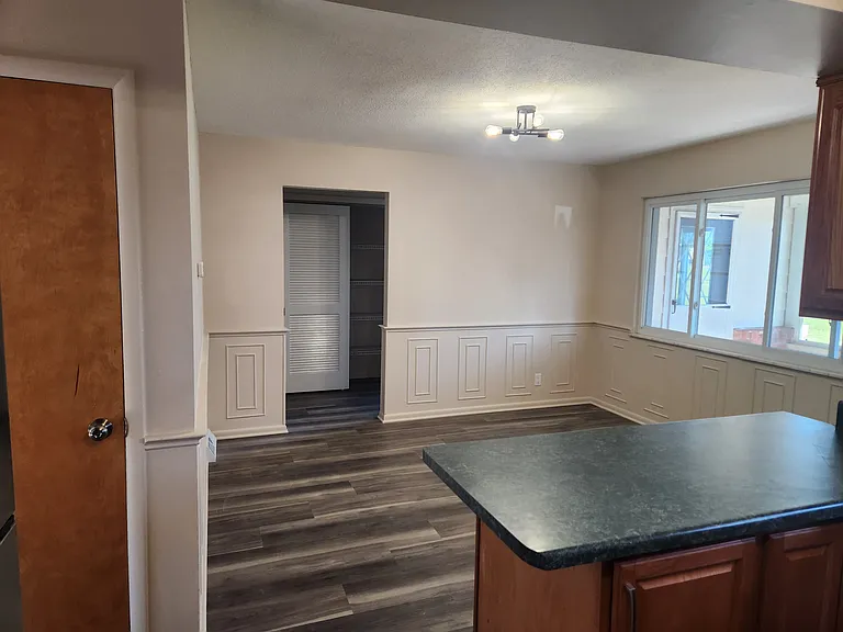 3249 N Eastmoreland Dr — Photo 2