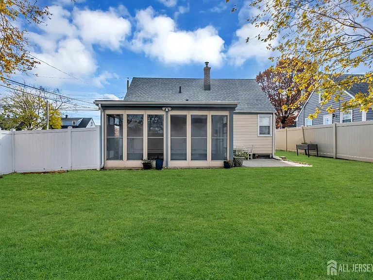 20 Burnet St — Photo 30