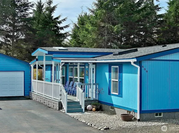 609 Chenois Avenue NE, Ocean Shores, WA 98569