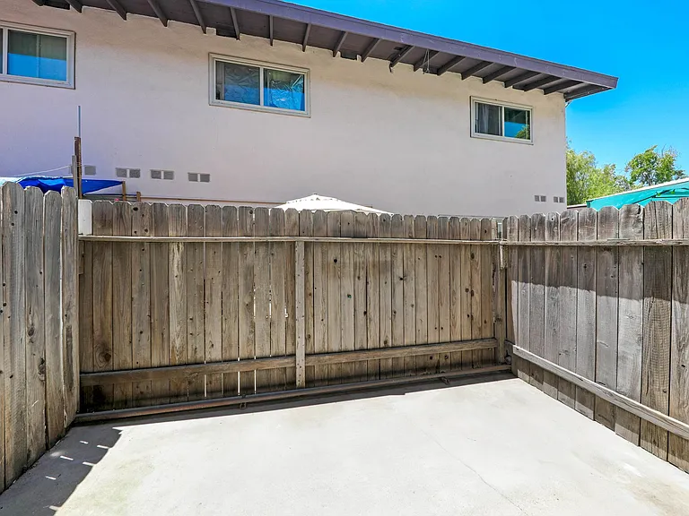 Villa Azusa Apartments — Photo 5