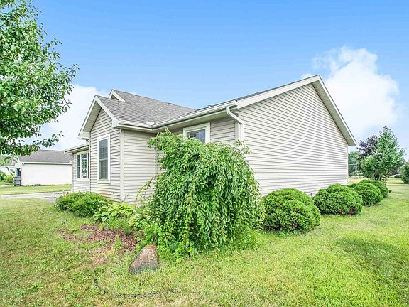 3rd image of 27660 Red Thistle Dr