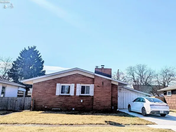 2201 Karl Ann Dr, Sandusky, OH 44870