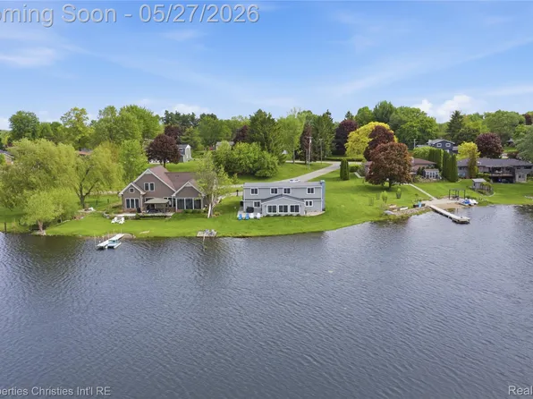 6672 Seth Ct, Clarkston, MI 48348