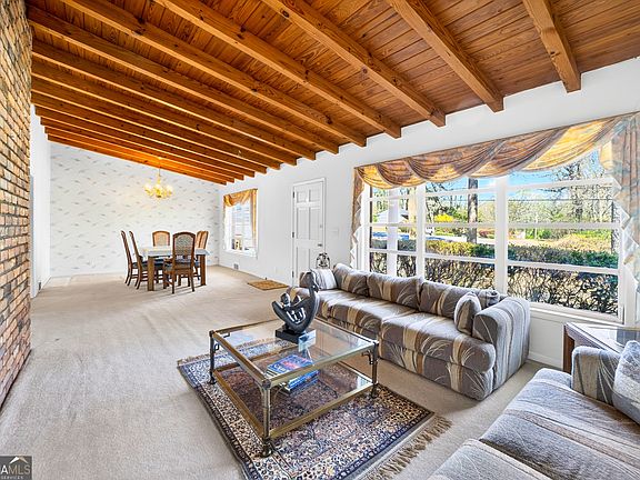 5th image of 881 Rockbridge Rd SW