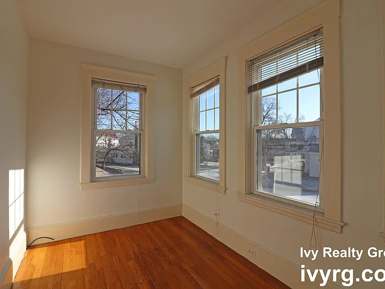 52-54 Maplewood St #52 — Photo 5
