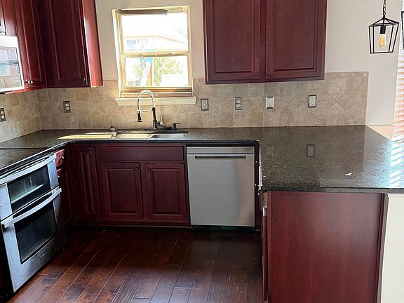 5th image of 557 Kaymin Hill Ct